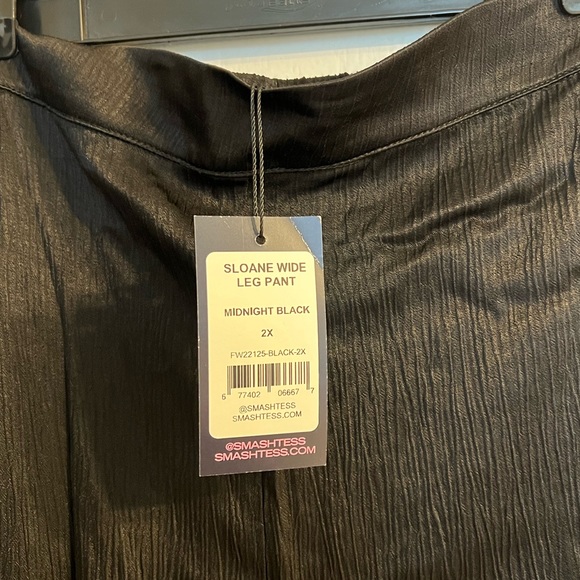Smash and Tess, Sloane Wide Leg Pant, Black, 2X. - Picture 6 of 6
